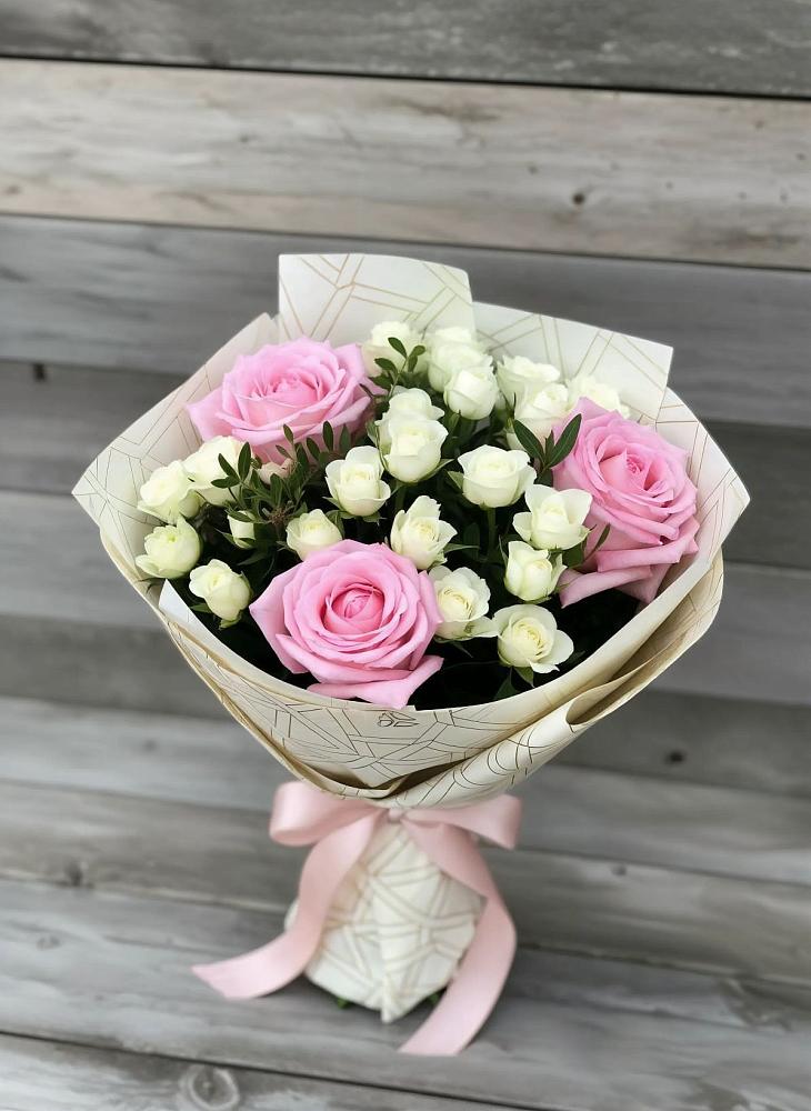Букет цветов из: Розы в Петровске-Забайкальском