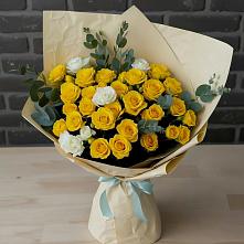 Букет цветов из:  Розы в Петровске-Забайкальском