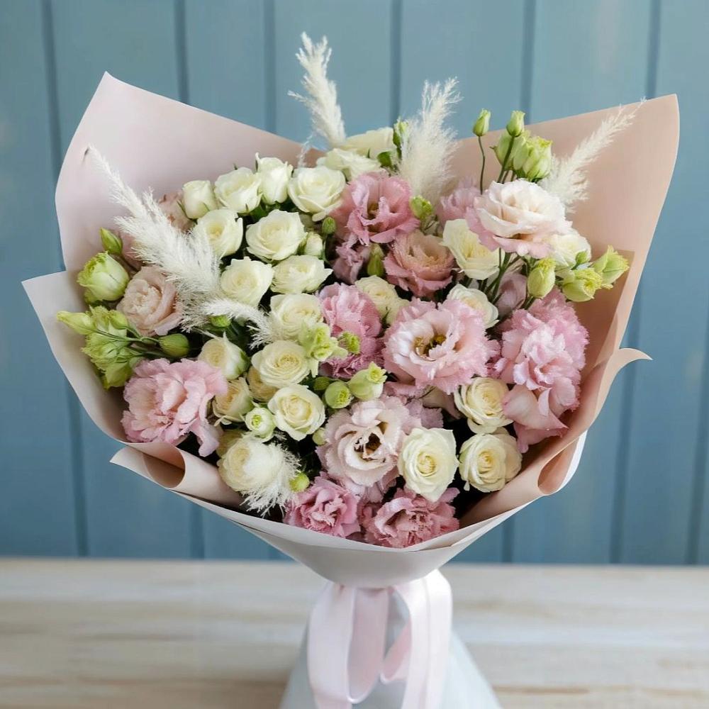 Букет цветов из: Альстромерии и Розы в Петровске-Забайкальском