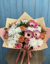 Букет цветов из:  Розы, Герберы и Хризантемы в Петровске-Забайкальском