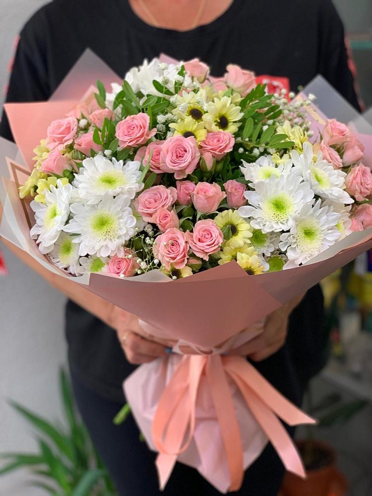 Букет цветов из: Розы и Хризантемы в Петровске-Забайкальском