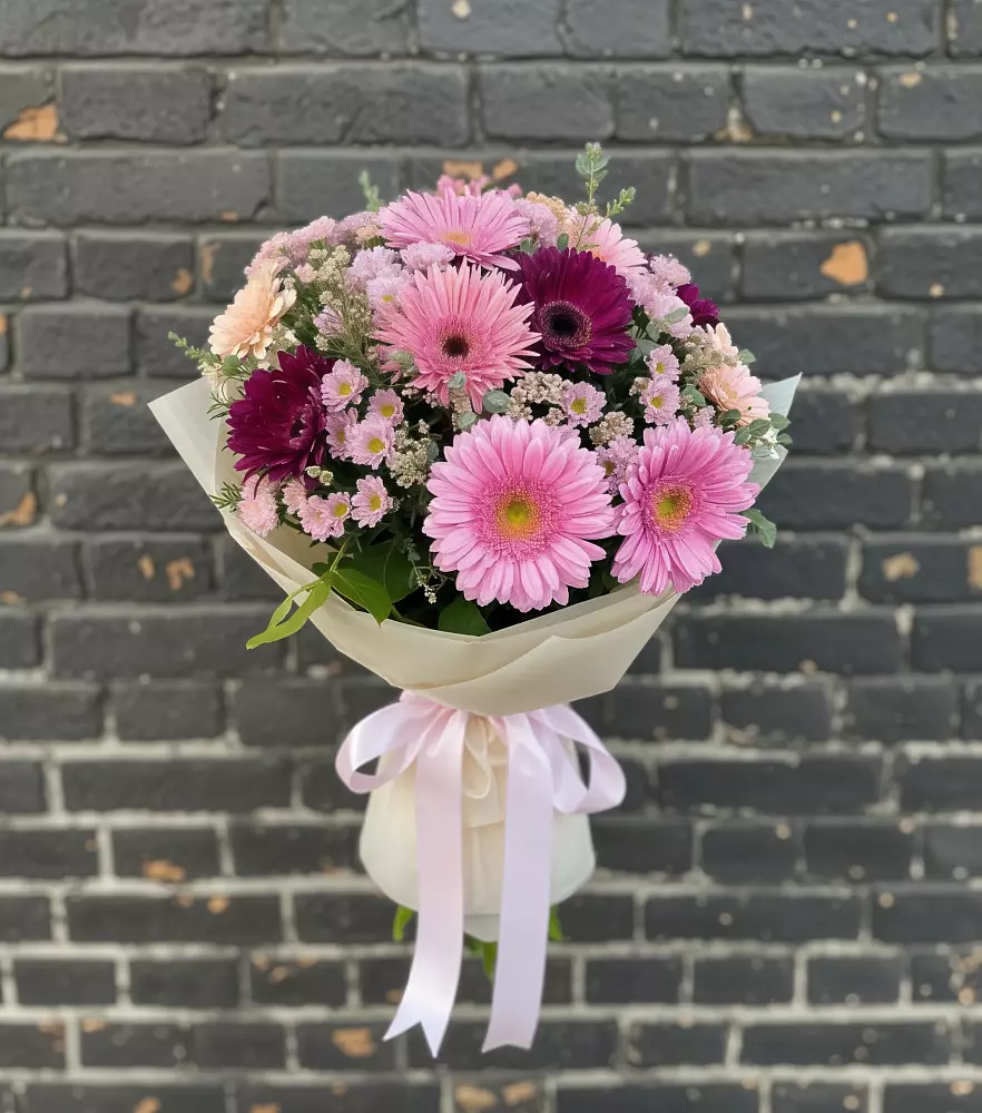 Букет цветов из: Герберы и Хризантемы в Петровске-Забайкальском