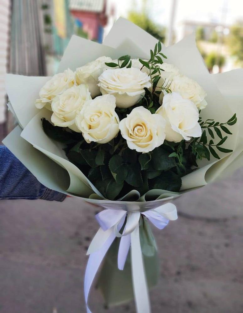 Букет Белые розы Проуд в Петровске-Забайкальском