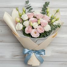 Букет цветов из:  Лизиантусы в Петровске-Забайкальском