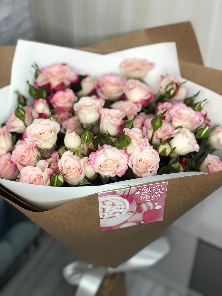 Букет цветов из: Розы в Петровске-Забайкальском