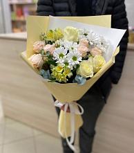 Букет цветов из:  Альстромерии, Розы и Хризантемы в Петровске-Забайкальском