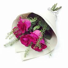 Букет цветов из:  Розы в Петровске-Забайкальском