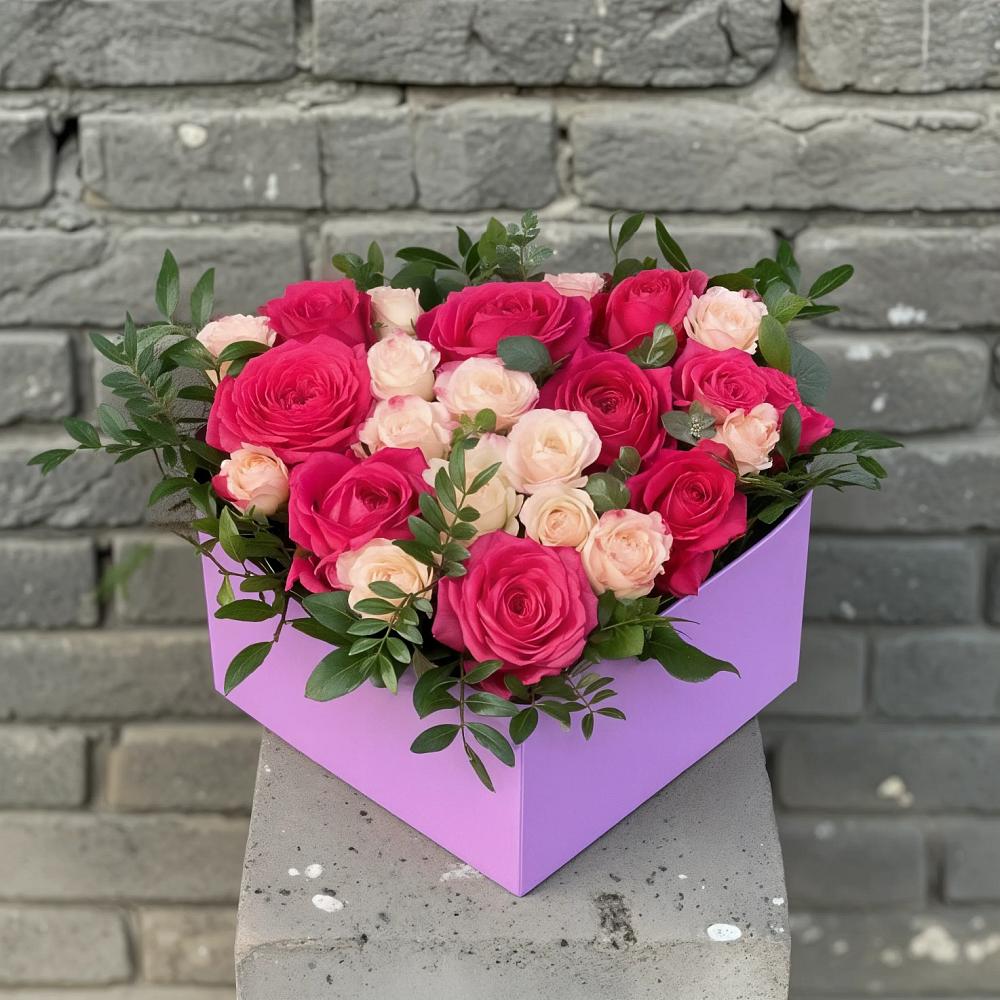 Цветочная композиция из Розы в коробке в Петровске-Забайкальском