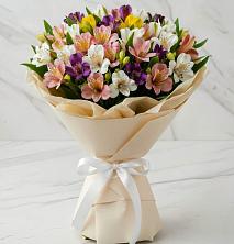 Букет цветов из:  Альстромерии в Петровске-Забайкальском