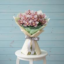 Букет цветов из:  Орхидеи и Розы в Петровске-Забайкальском