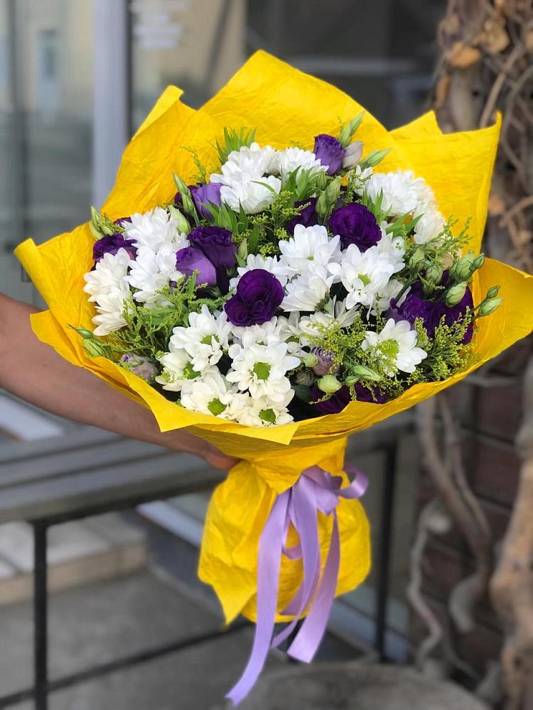 Букет цветов из: Ирисы, Хризантемы и Ромашки в Петровске-Забайкальском