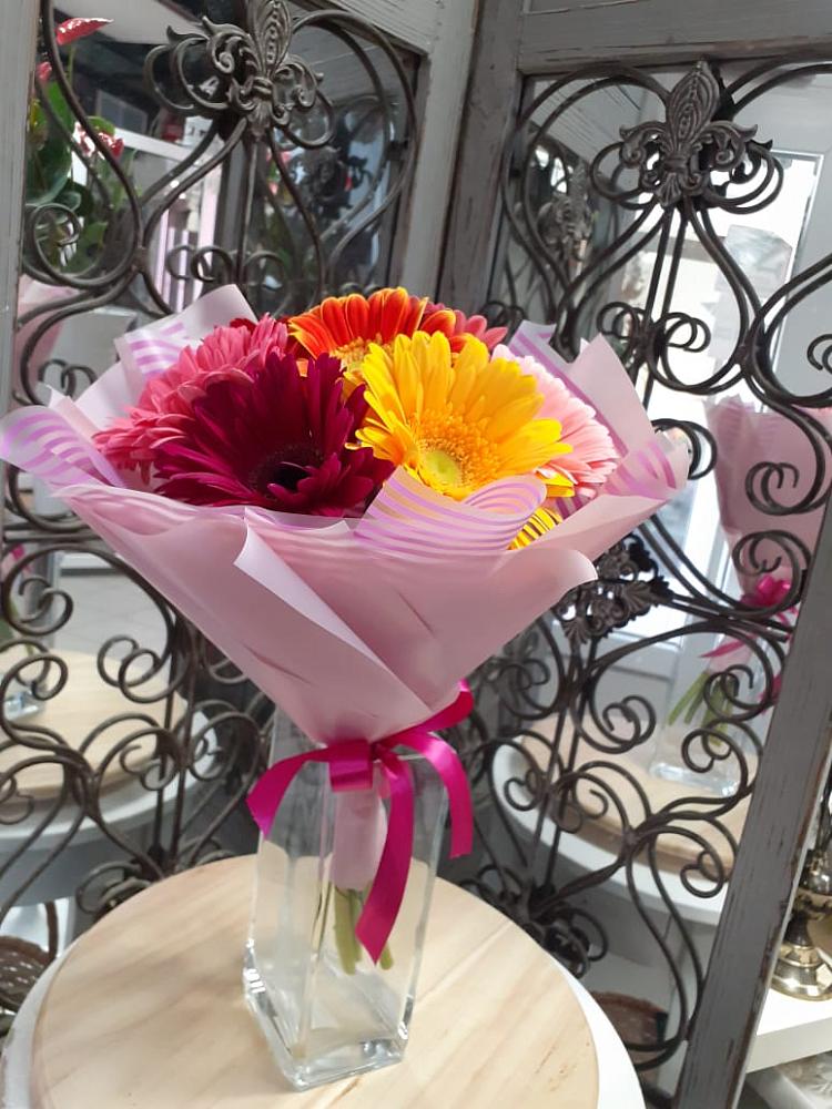 Букет цветов из: Герберы в Петровске-Забайкальском