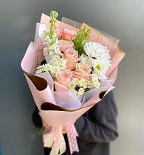 Букет цветов из:  Хризантемы и Розы в Петровске-Забайкальском