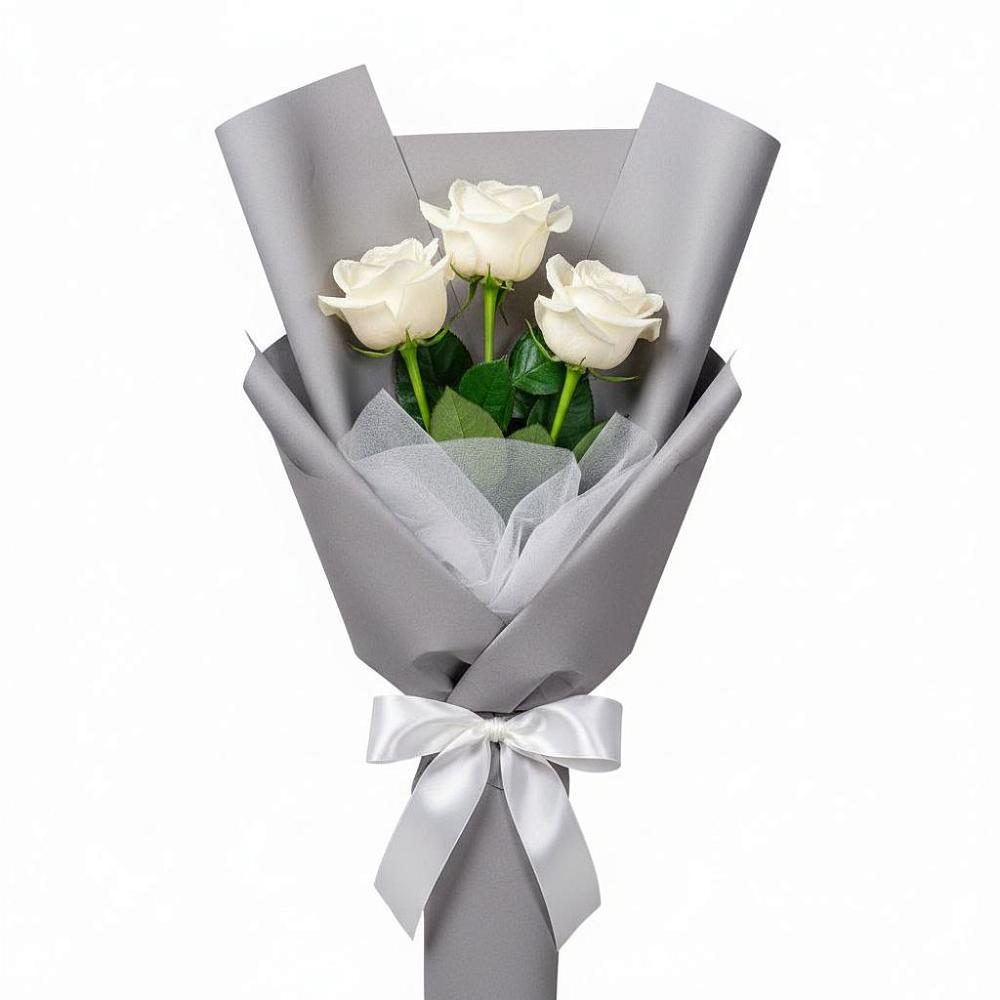 Букет 3 белые розы в Петровске-Забайкальском