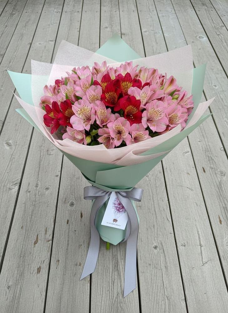 Букет цветов из: Альстромерии в Петровске-Забайкальском