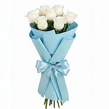 Букет 7 белых роз Проуд в Петровске-Забайкальском