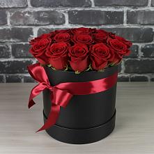 Цветочная композиция из Розы в шляпной коробке в Петровске-Забайкальском