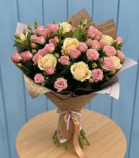 Букет цветов из:  Розы в Петровске-Забайкальском