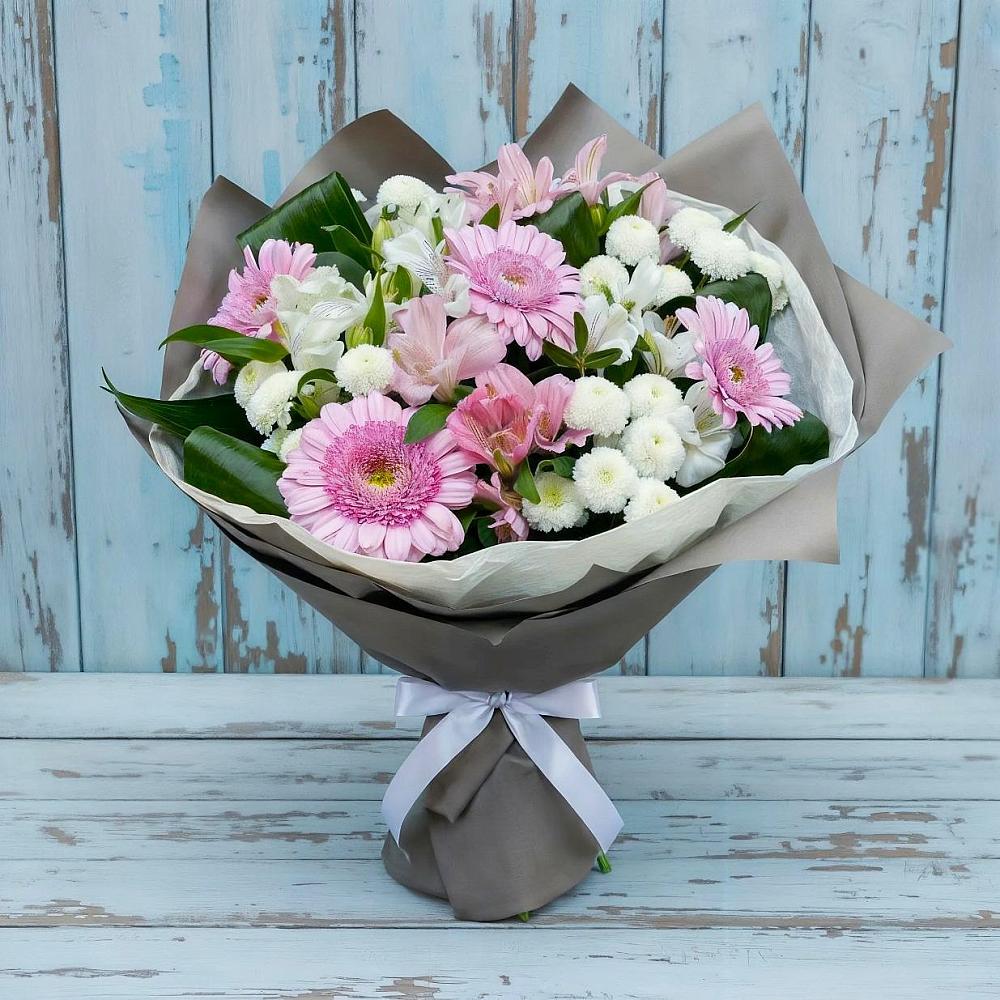 Букет цветов из: Герберы, Альстромерии и Хризантемы в Петровске-Забайкальском