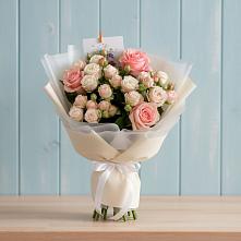Букет цветов из:  Розы в Петровске-Забайкальском