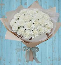 Букет цветов из:  Гвоздики в Петровске-Забайкальском