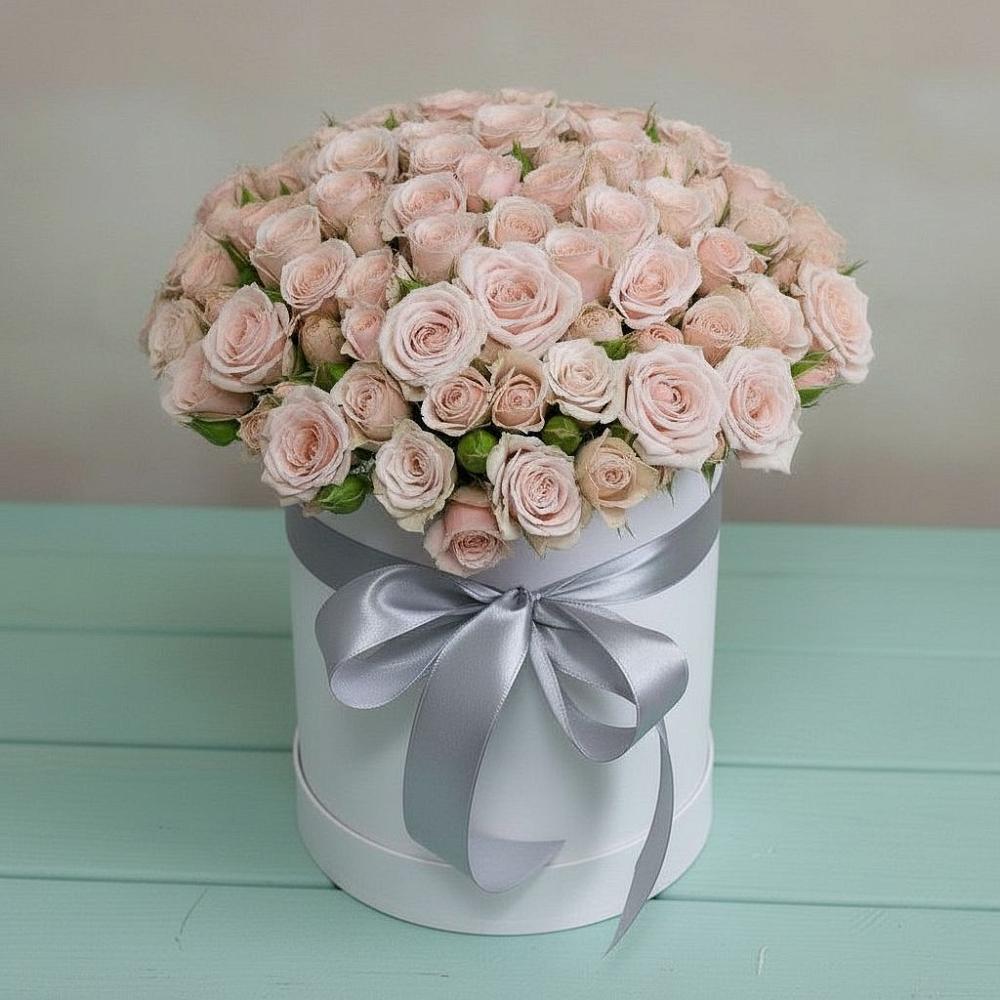 Цветочная композиция из Розы в шляпной коробке в Петровске-Забайкальском